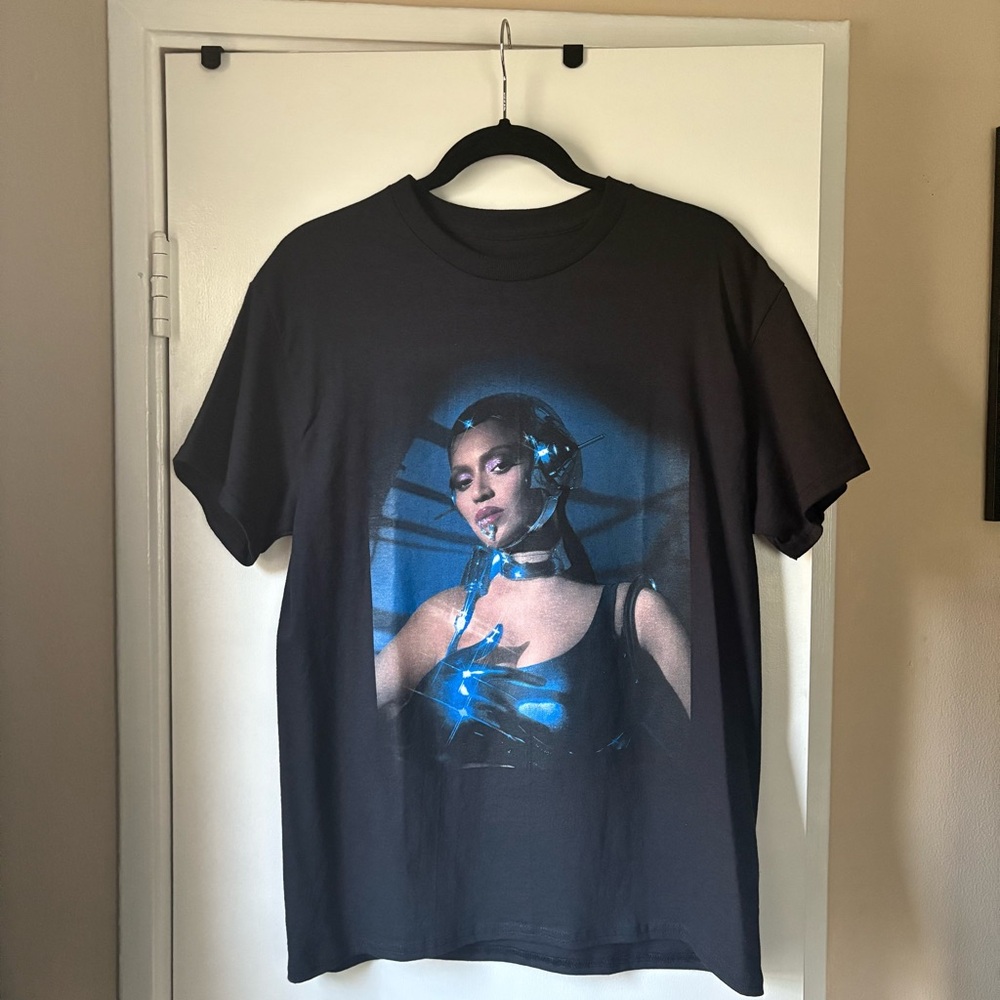 Beyoncé “Robo B” Renaissance Film Black Graphic T-Shirt